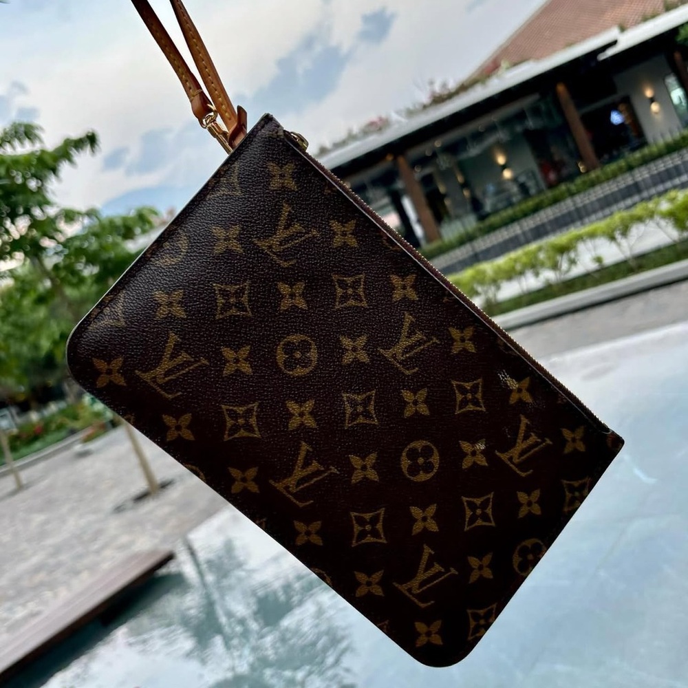 Louis Vuitton Authentic Monogram Wristlet - Picture 2 of 6